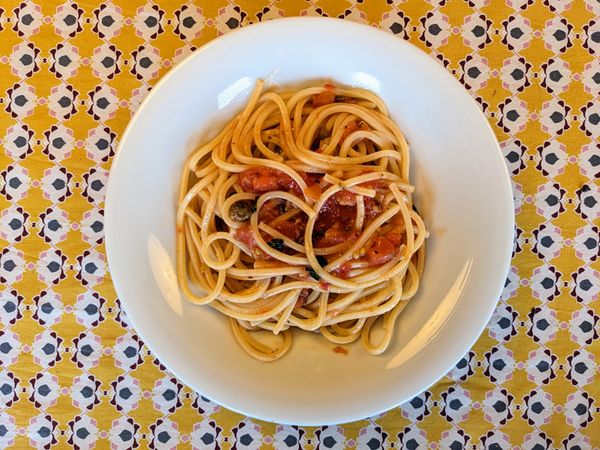 Spaghetti mit frischen Tomaten